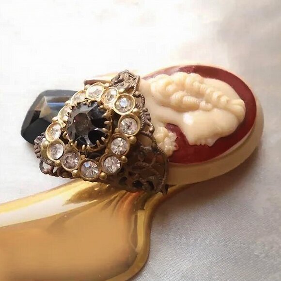 Avant Garde Cameo Brooch - Big Large Unisex Steampunk Pin with Crazy Details! - Picture 3 of 8